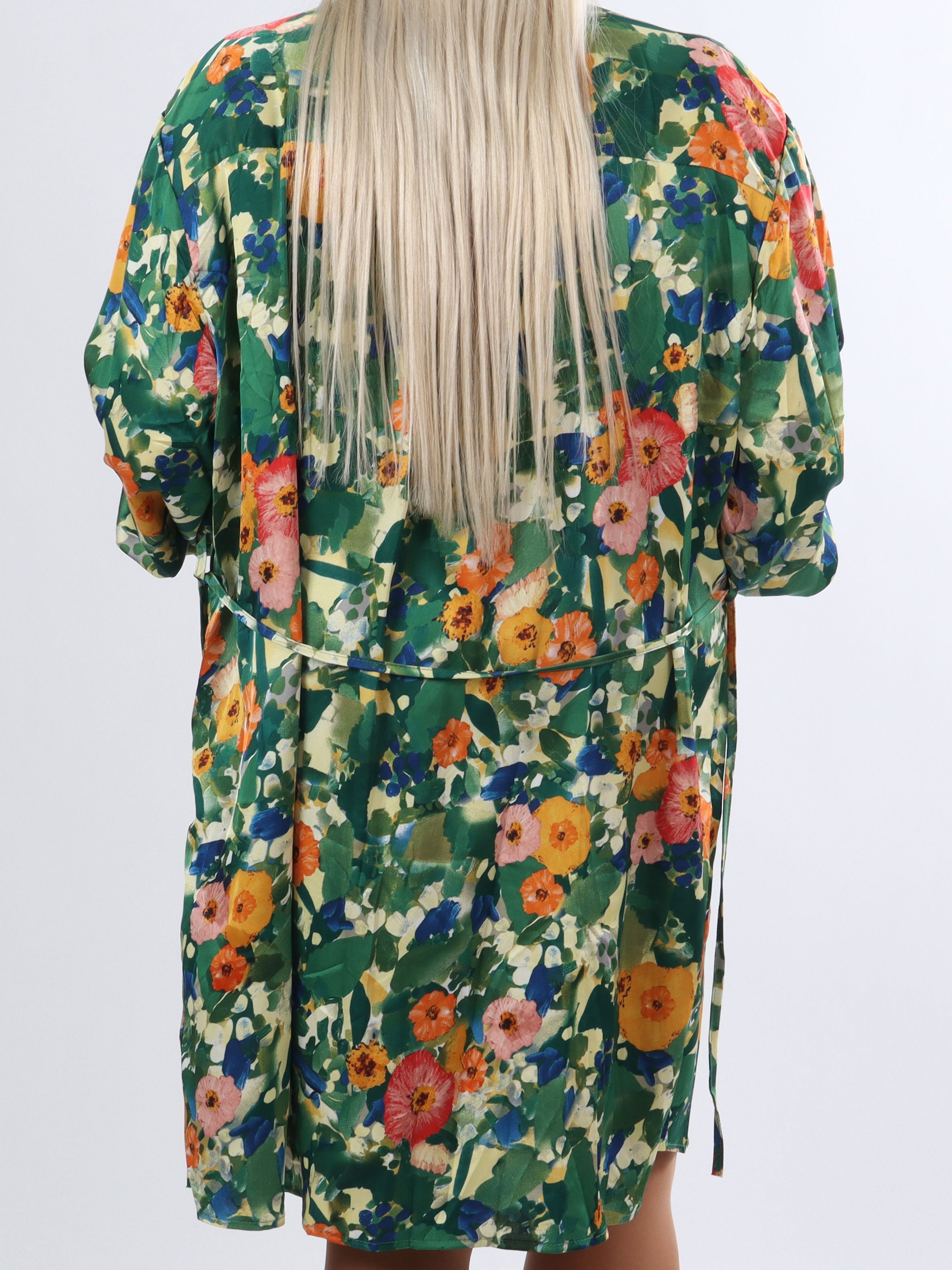 Marietia - Skjortekjole i silkelook med blomsterprint